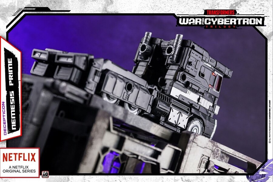 Netflix Transformers Spoiler Pack Nemesis Prime  (15 of 18)